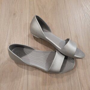 CROCS Women's Silver D'Orsay Flats Size 7 Summer Sandals Shoes Open Toe Ballet